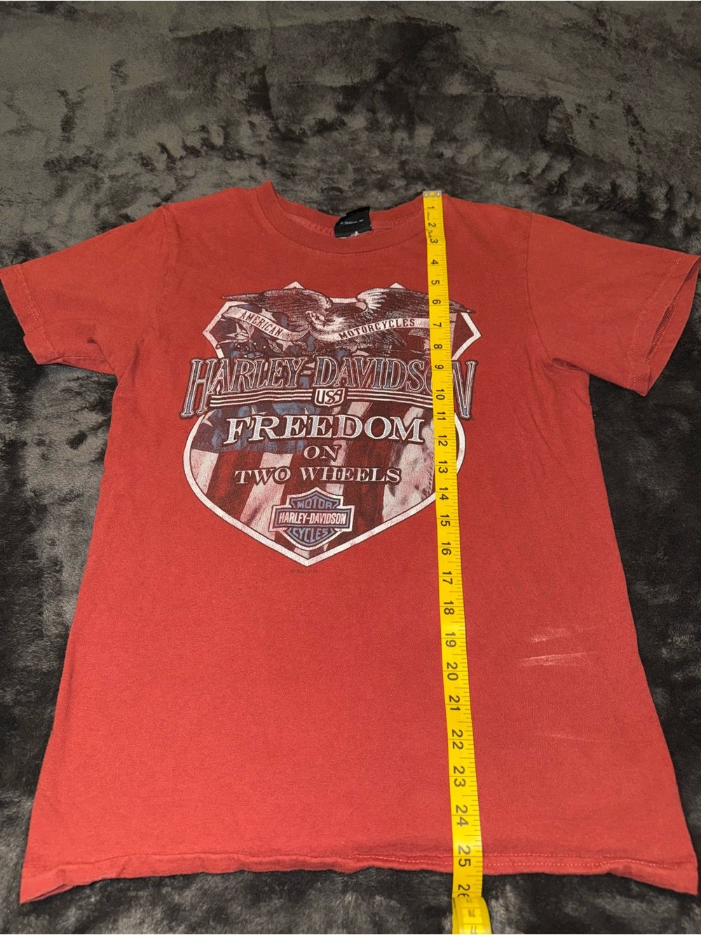 Harley Davidson Freedom on Two Wheels Muncie, Indiana Red T-Shirts Size Mens L